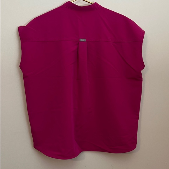 Figs Rafaela Oversized Scrub Top in Raspberry Sorbet Women’s Size Large - Picture 7 of 10